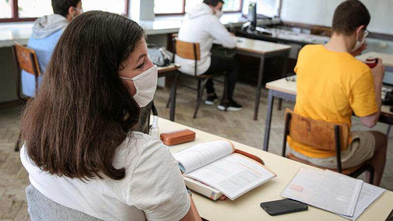 Acabar o secundário é menos provável no ensino profissional. Portugal é exceção